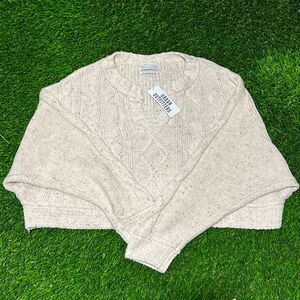 Urban Outfitters Cropped Sweater Women Sz M NWT Retails $69